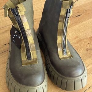 Papucei leather platform boots